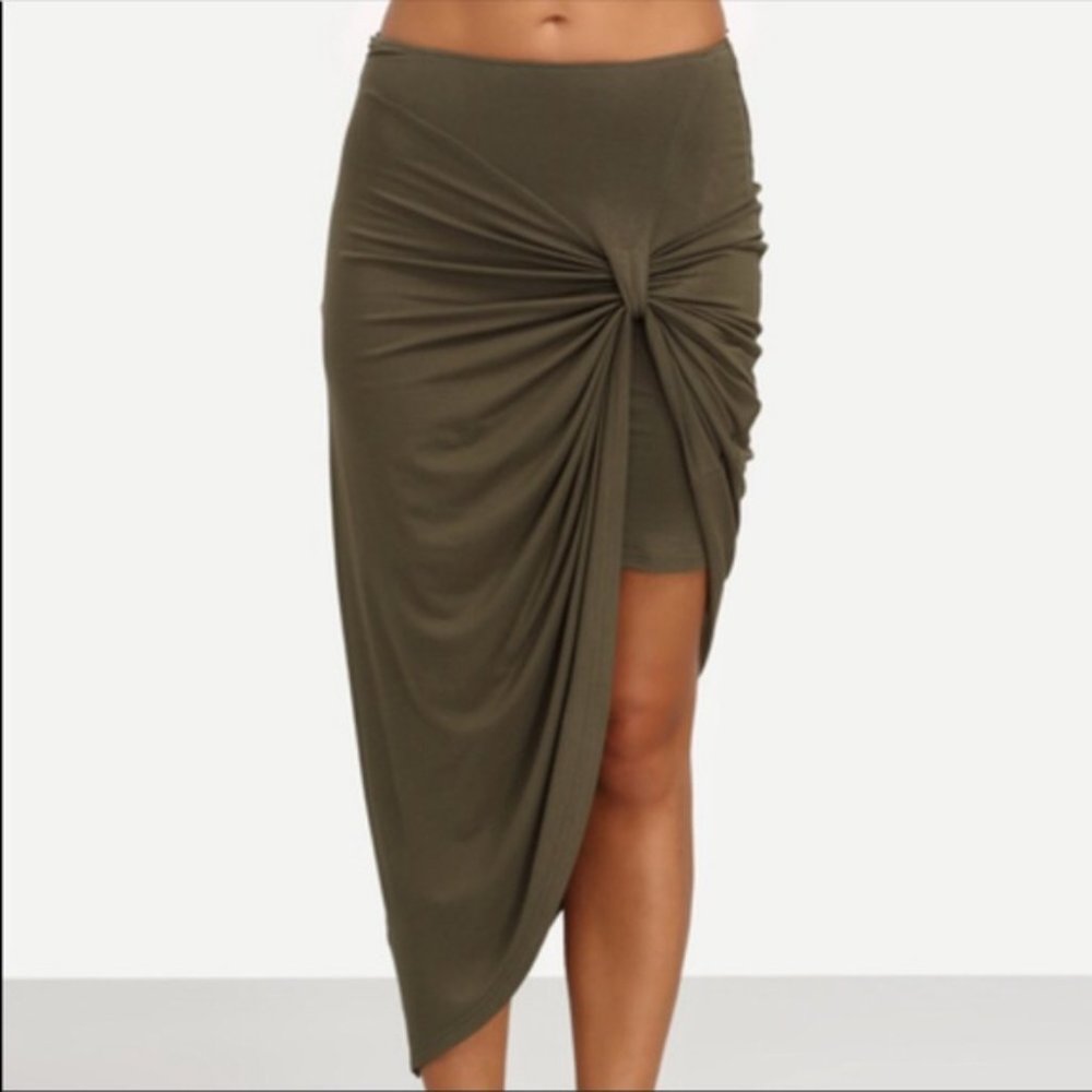 Rue 21 amy green Asymmetrical Twist Ruched Skirt size L